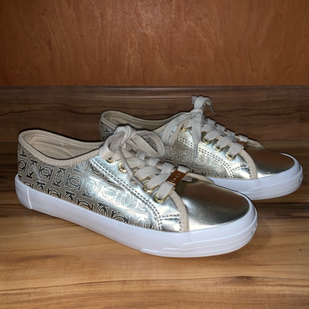 Bebe sneakers 🌿